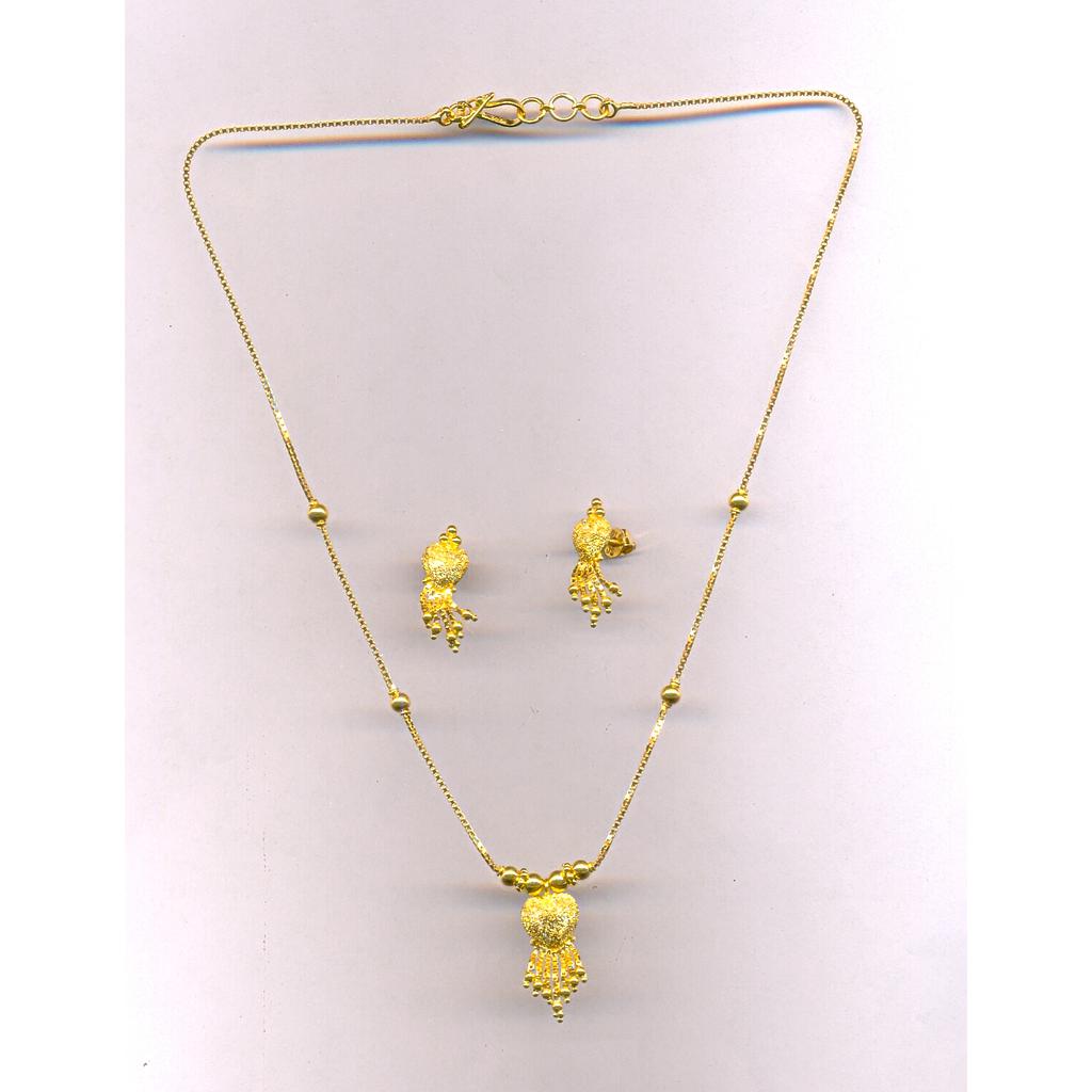 GOLD HALF SET PENDENT PLAIN EXCLUSIVE