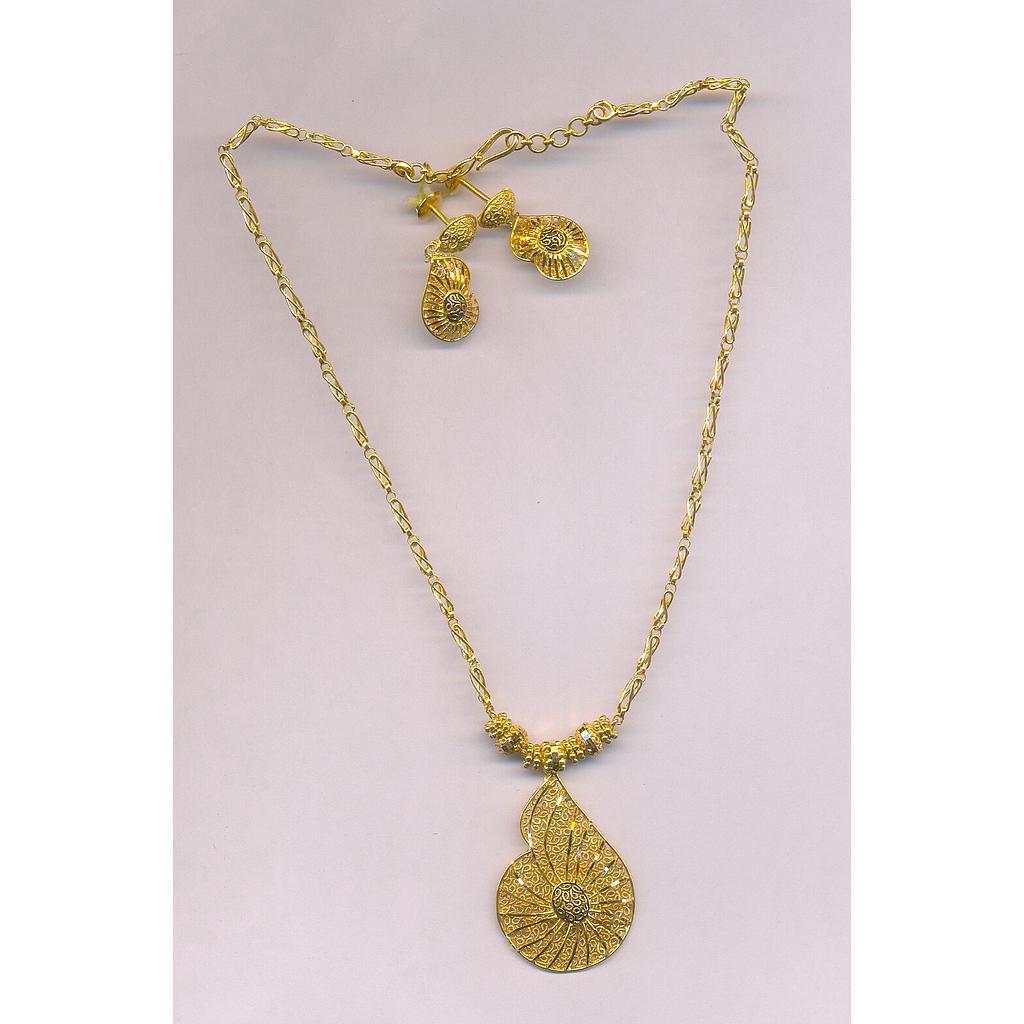 GOLD HALF SET PENDENT PLAIN EXCLUSIVE