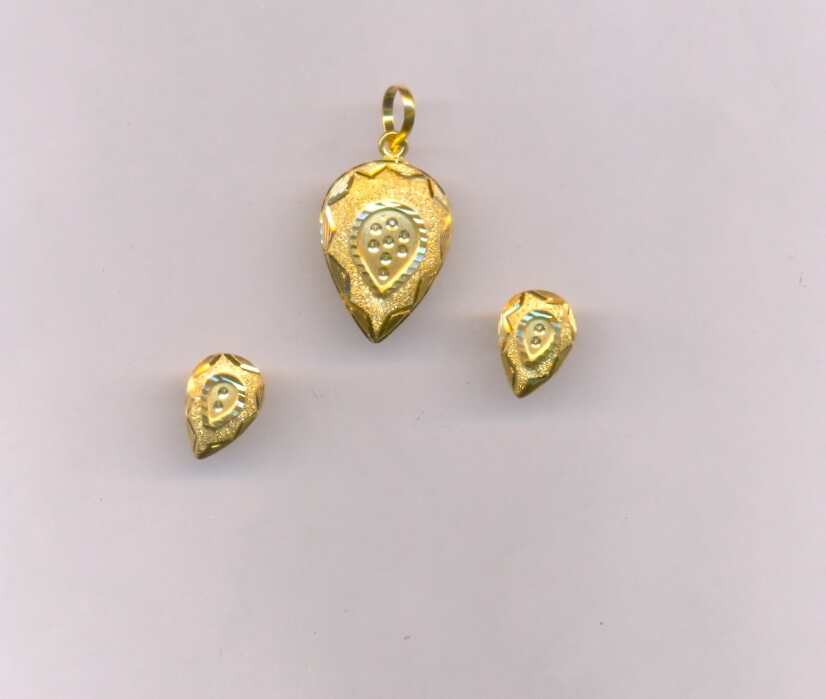GOLD HALF SET PENDENT PLAIN EXCLUSIVE