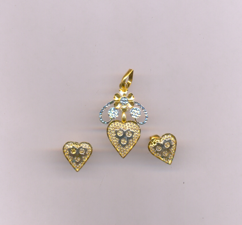 GOLD HALF SET PENDENT PLAIN EXCLUSIVE