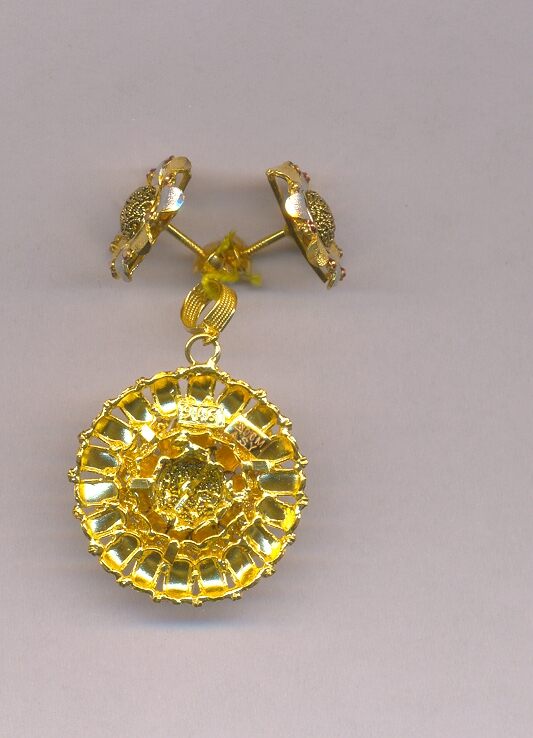 GOLD HALF SET PENDENT PLAIN EXCLUSIVE