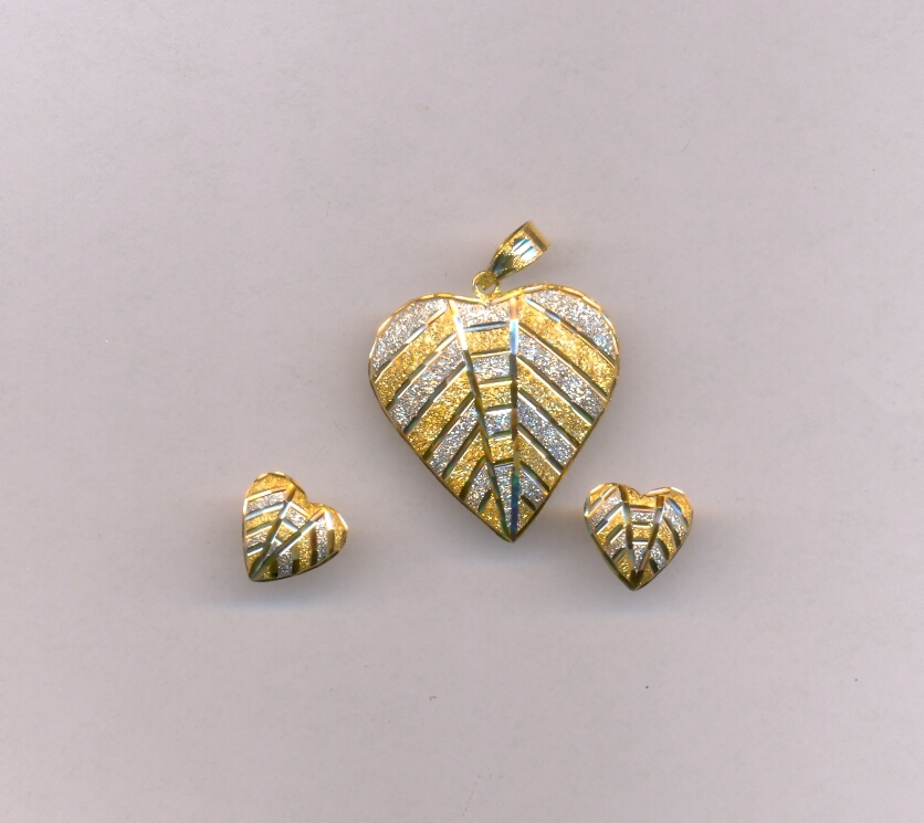 GOLD HALF SET PENDENT PLAIN EXCLUSIVE