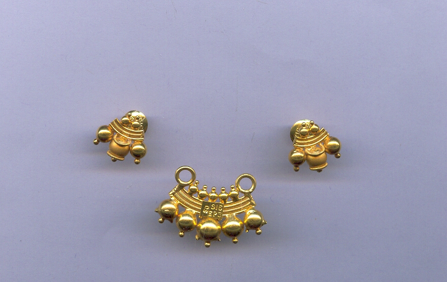GOLD HALF SET PENDENT PLAIN EXCLUSIVE