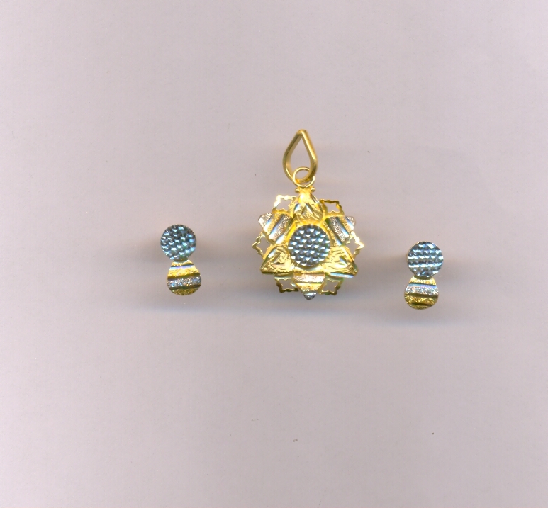 GOLD HALF SET PENDENT PLAIN EXCLUSIVE