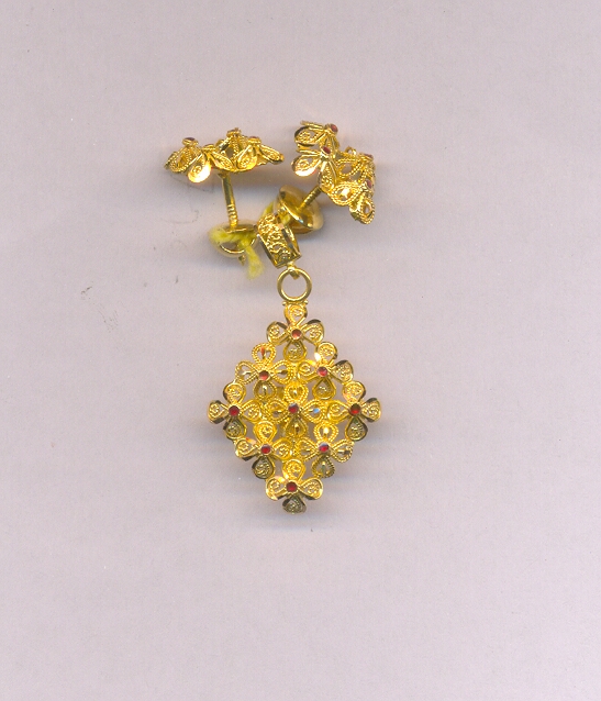GOLD HALF SET PENDENT PLAIN EXCLUSIVE