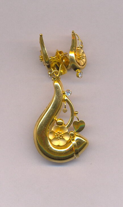 GOLD HALF SET PENDENT PLAIN EXCLUSIVE