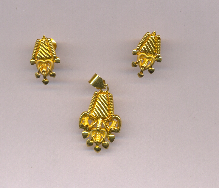 GOLD HALF SET PENDENT PLAIN EXCLUSIVE