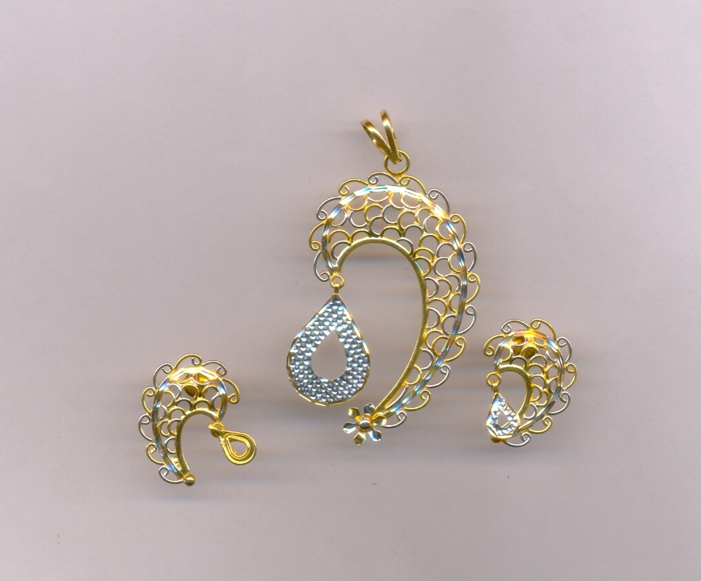 GOLD HALF SET PENDENT PLAIN EXCLUSIVE