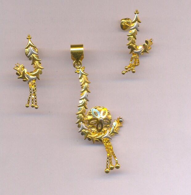 GOLD HALF SET PENDENT PLAIN EXCLUSIVE