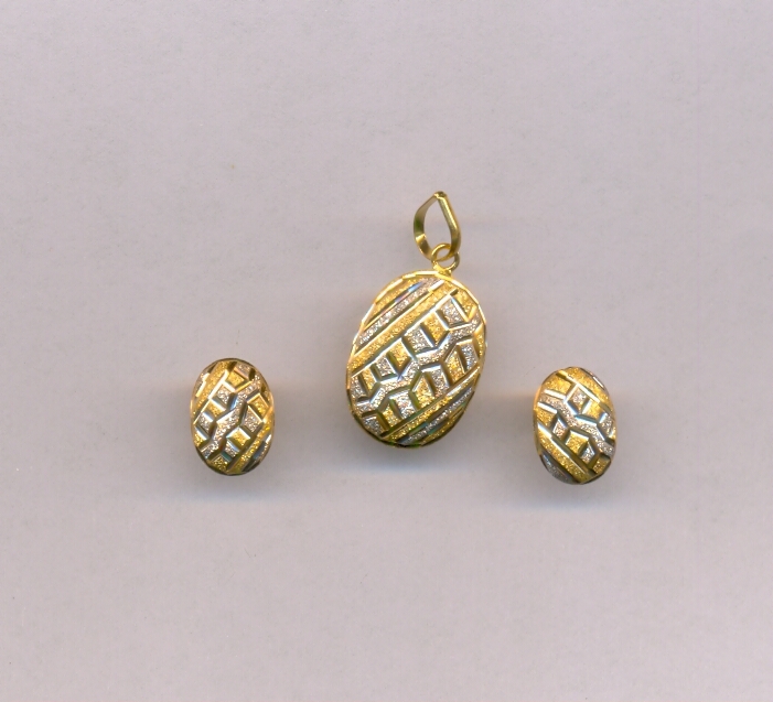 GOLD HALF SET PENDENT PLAIN EXCLUSIVE