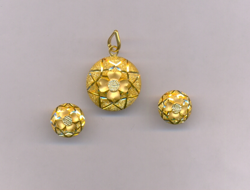 GOLD HALF SET PENDENT PLAIN EXCLUSIVE