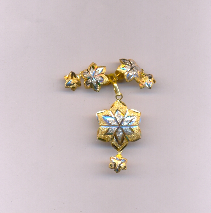 GOLD HALF SET PENDENT PLAIN EXCLUSIVE