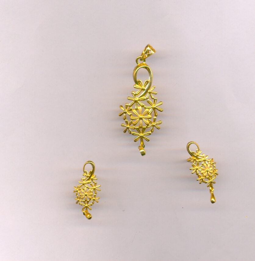 GOLD HALF SET PENDENT PLAIN EXCLUSIVE
