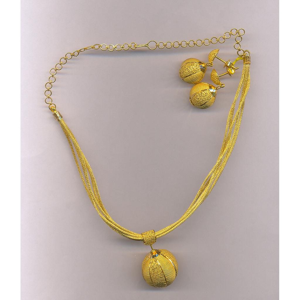 GOLD HALF SET PENDENT PLAIN FANCY