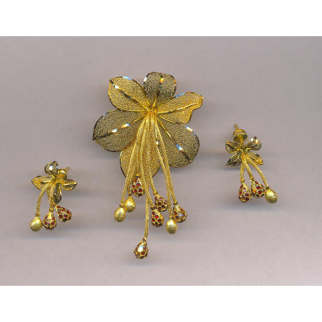 GOLD HALF SET PENDENT PLAIN FANCY