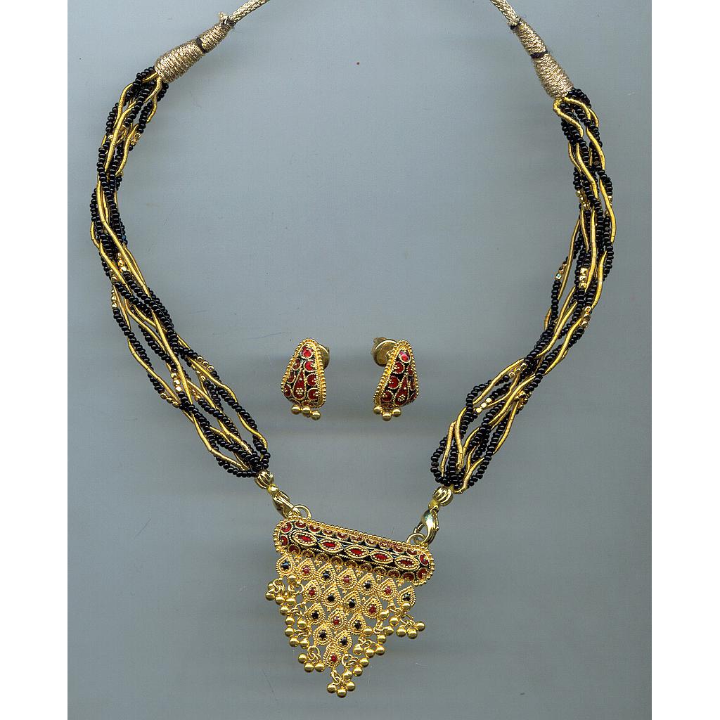 GOLD HALF SET PENDENT PLAIN FANCY