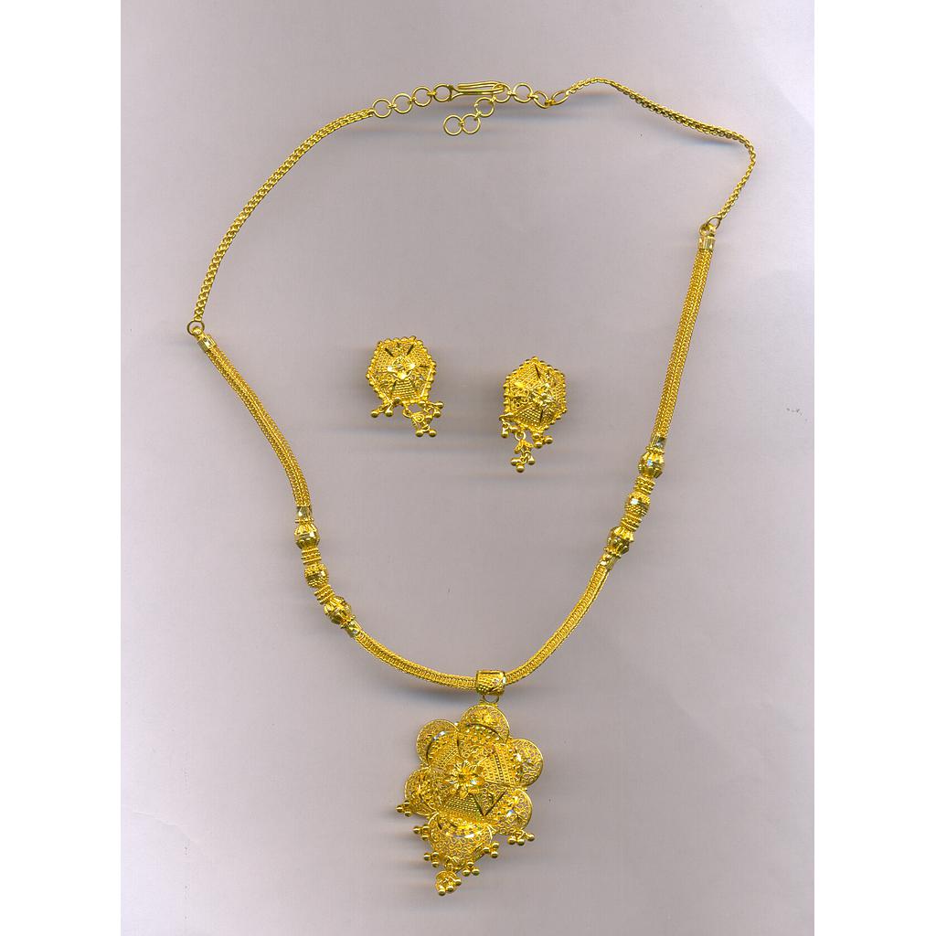 GOLD HALF SET PENDENT PLAIN FANCY