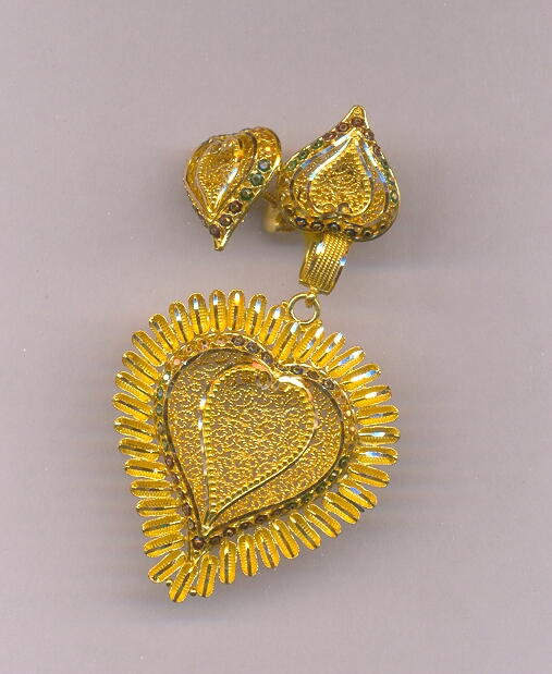 GOLD HALF SET PENDENT PLAIN FANCY