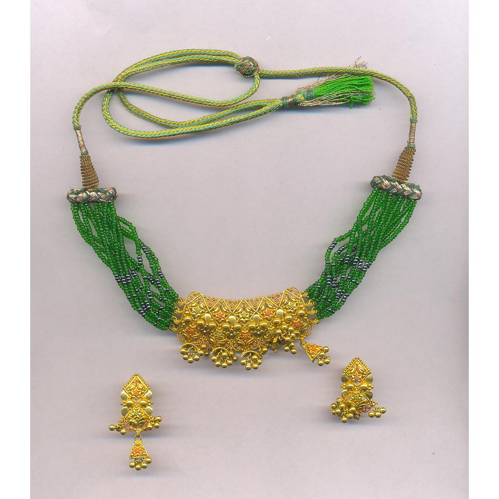 GOLD HALF SET PENDENT PLAIN FANCY
