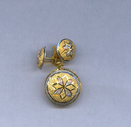 GOLD HALF SET PENDENT PLAIN FANCY