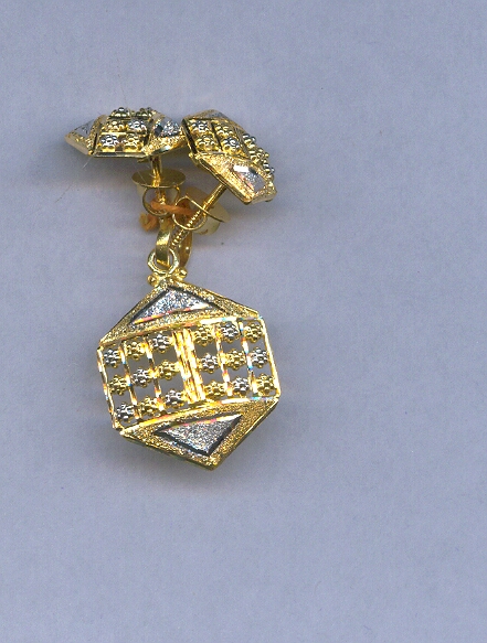 GOLD HALF SET PENDENT PLAIN FANCY