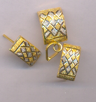 GOLD HALF SET PENDENT PLAIN FANCY