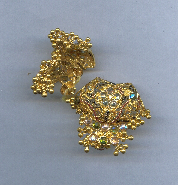GOLD HALF SET PENDENT PLAIN FANCY