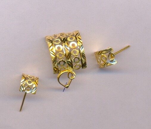 GOLD HALF SET PENDENT PLAIN FANCY