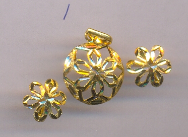 GOLD HALF SET PENDENT PLAIN FANCY