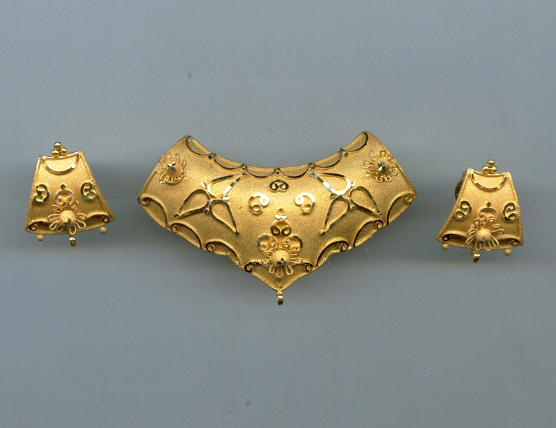 GOLD HALF SET PENDENT PLAIN GENERAL