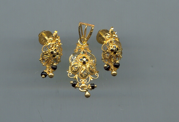 GOLD HALF SET PENDENT PLAIN GENERAL