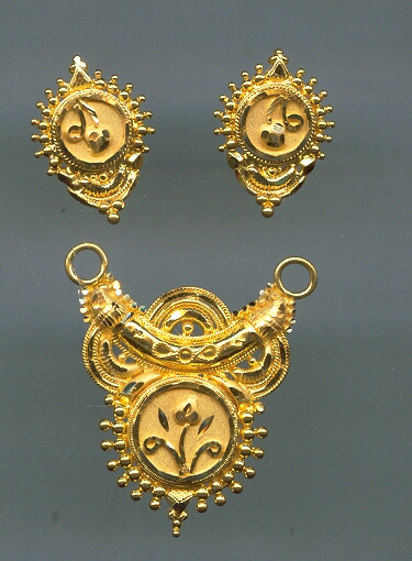 GOLD HALF SET PENDENT PLAIN GENERAL