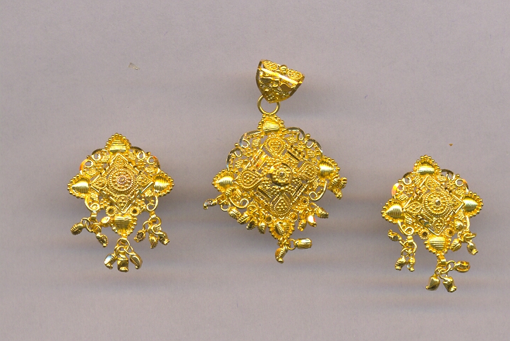GOLD HALF SET PENDENT PLAIN GENERAL