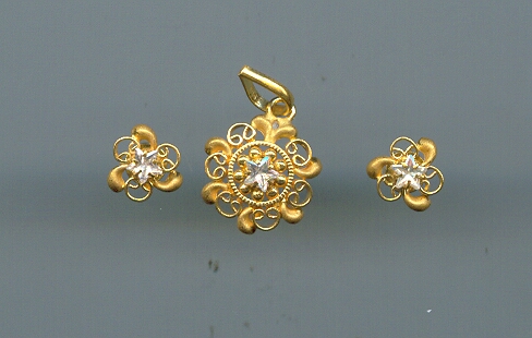 GOLD HALF SET PENDENT PLAIN GENERAL