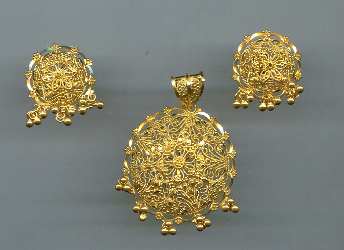 GOLD HALF SET PENDENT PLAIN GENERAL