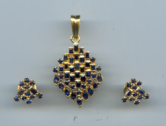 GOLD HALF SET PENDENT REALSTONE EXCLUSIVE