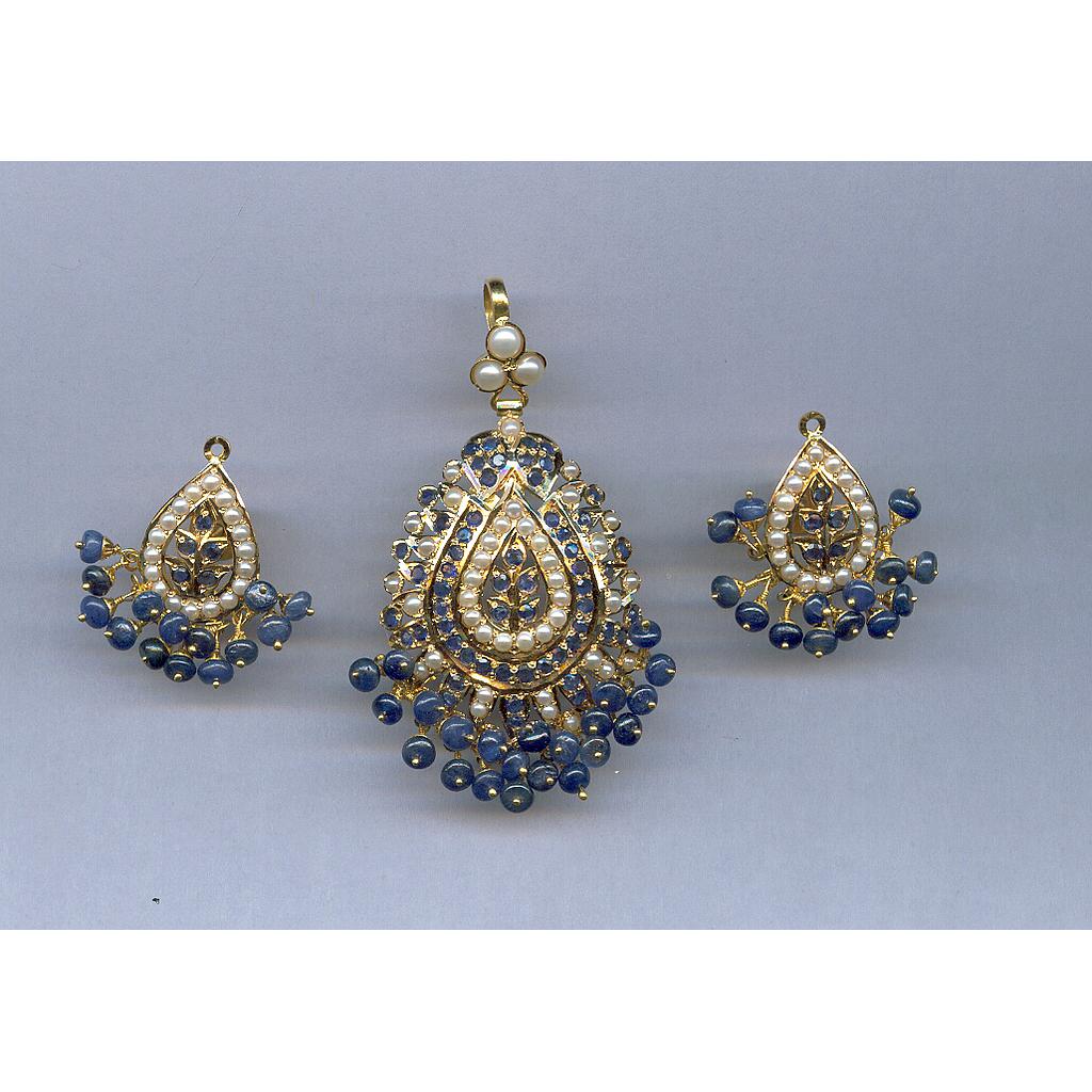 GOLD HALF SET PENDENT REALSTONE EXCLUSIVE