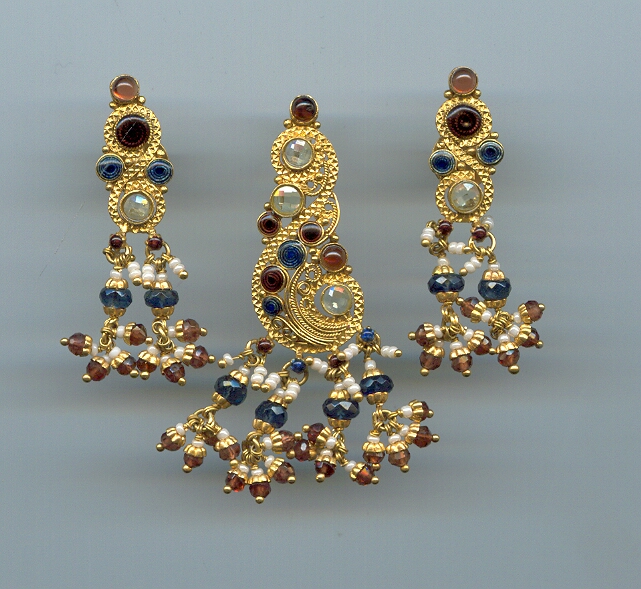 GOLD HALF SET PENDENT REALSTONE EXCLUSIVE