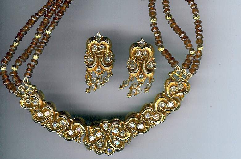 GOLD HALF SET ROUND ANTIQUE EXCLUSIVE