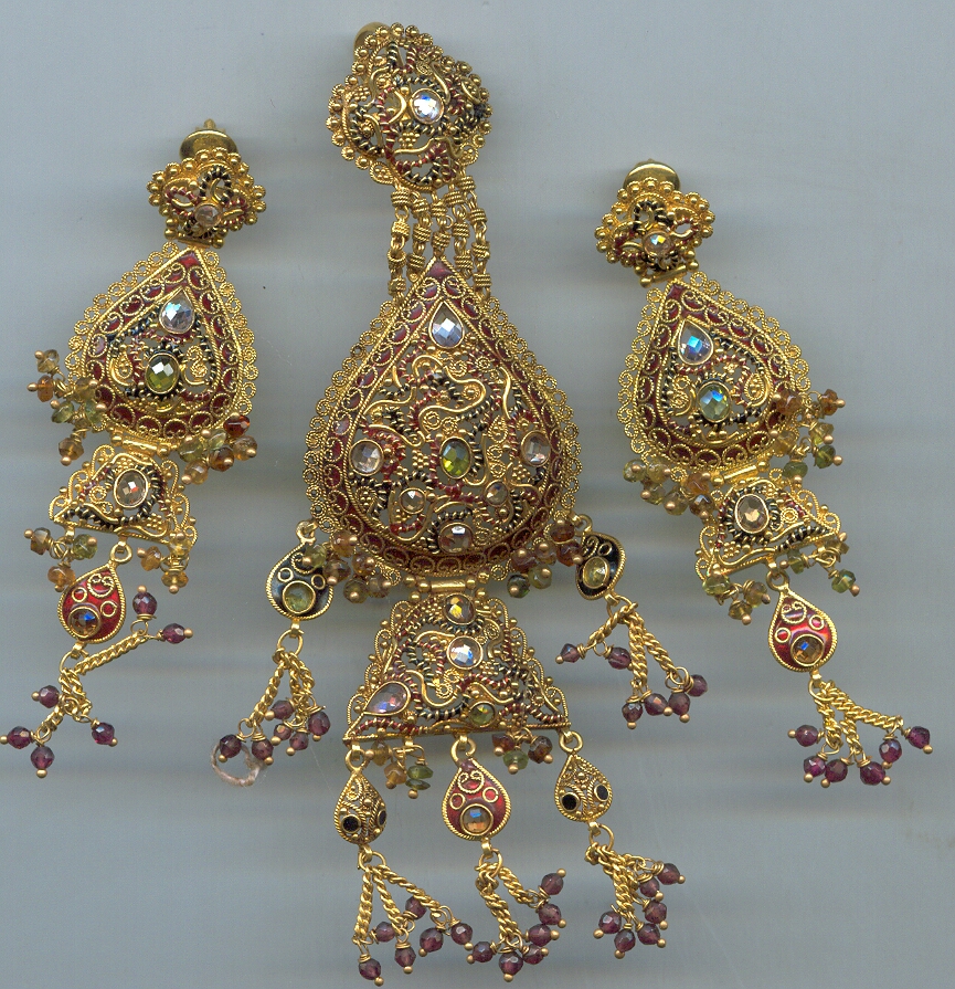 GOLD HALF SET ROUND ANTIQUE EXCLUSIVE