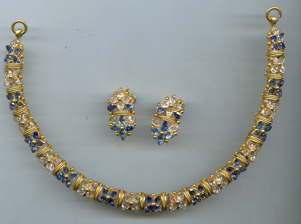 GOLD HALF SET ROUND DESIGNER EXCLUSIVE