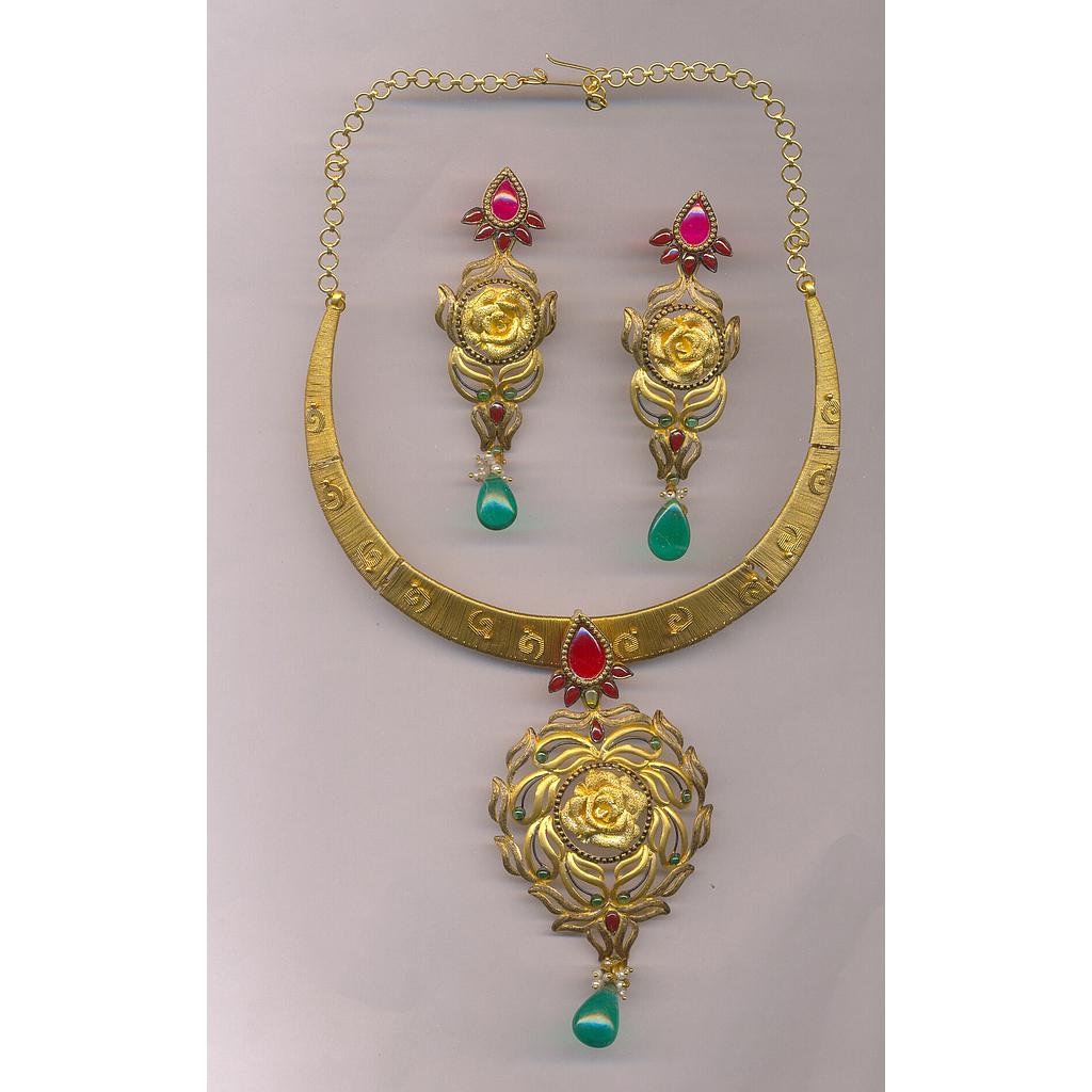 GOLD HALF SET ROUND DESIGNER EXCLUSIVE