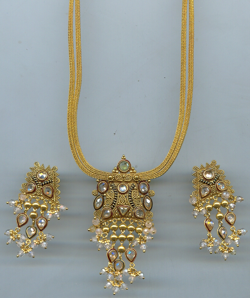 GOLD HALF SET ROUND DESIGNER GENERAL