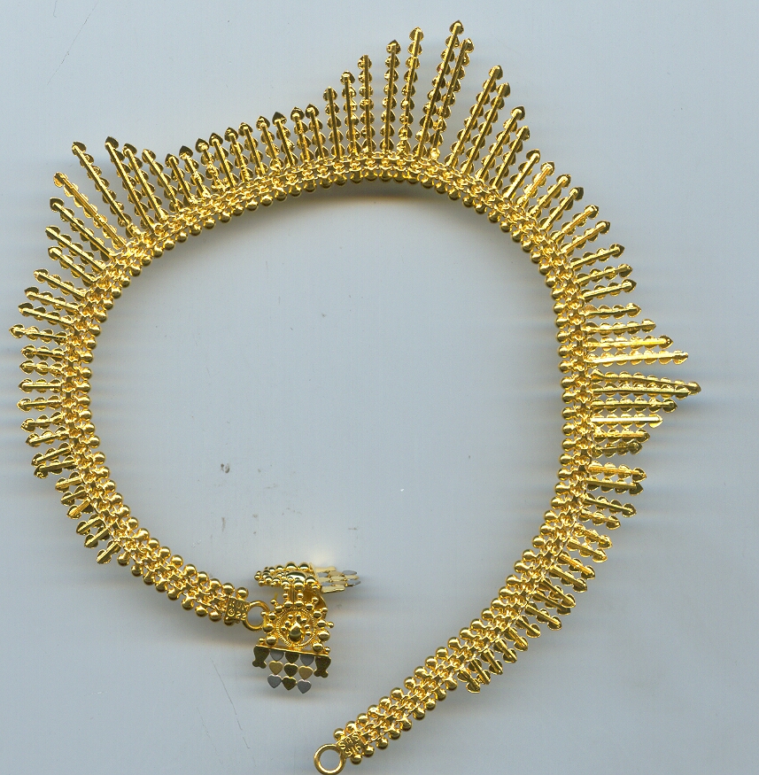 GOLD HALF SET ROUND DESIGNER GENERAL