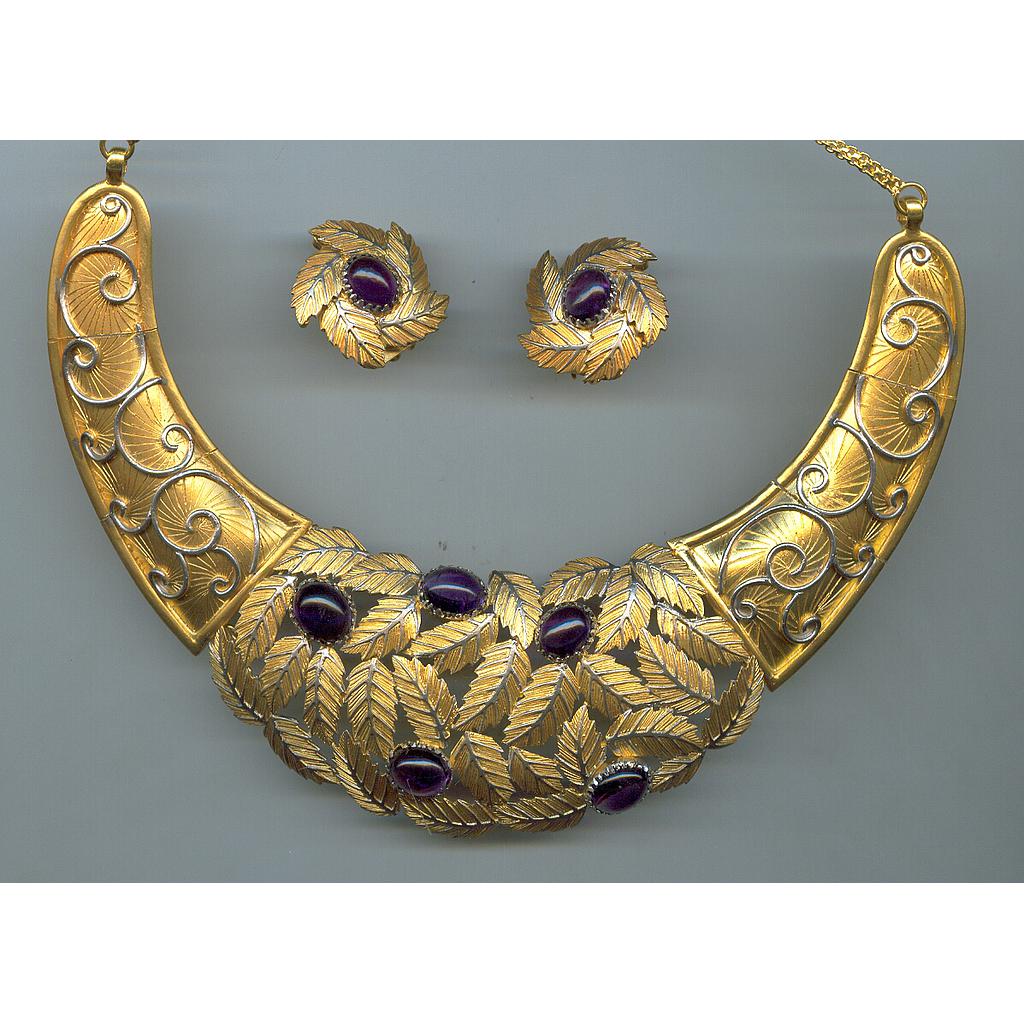 GOLD HALF SET ROUND DESIGNER GENERAL