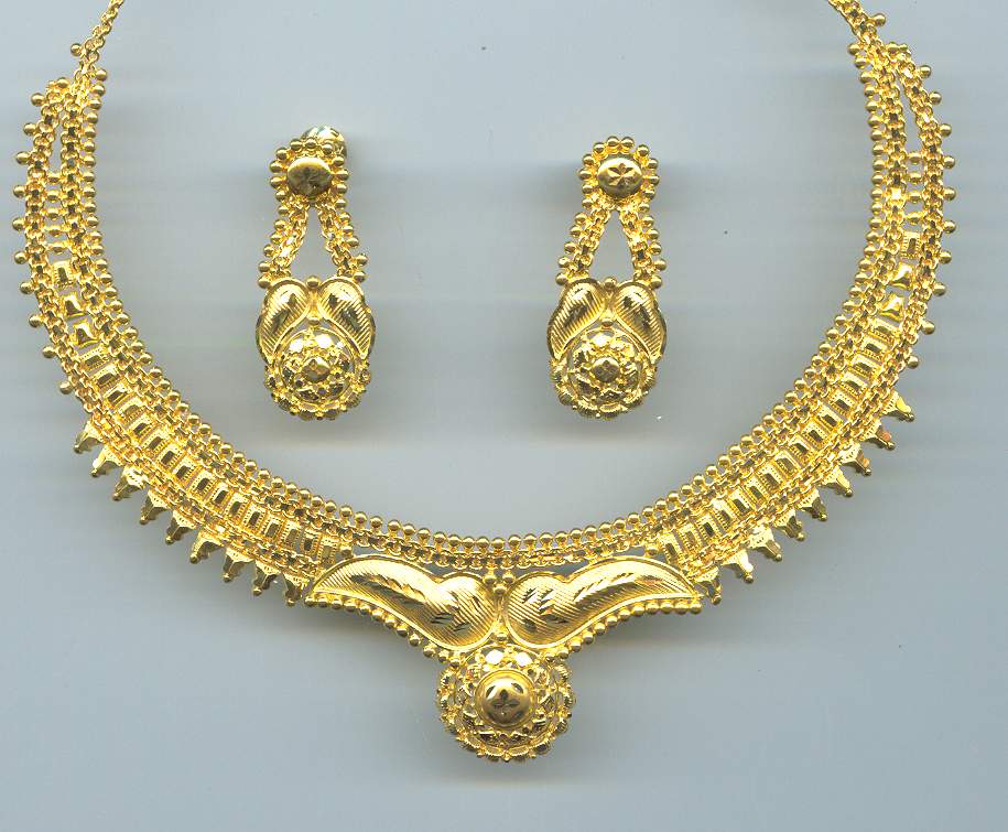 GOLD HALF SET ROUND DESIGNER GENERAL