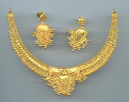 GOLD HALF SET ROUND DESIGNER GENERAL