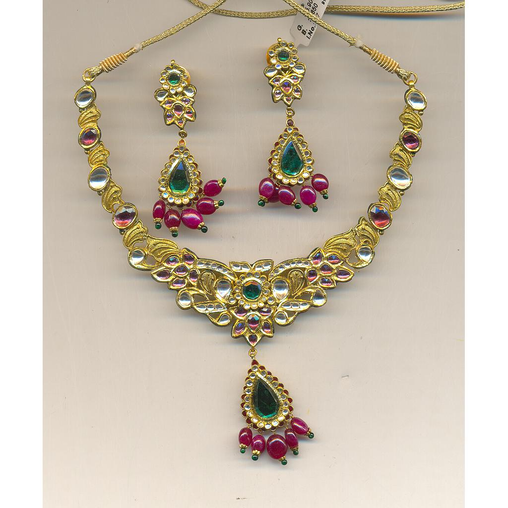 GOLD SET ROUND ANTIQUE