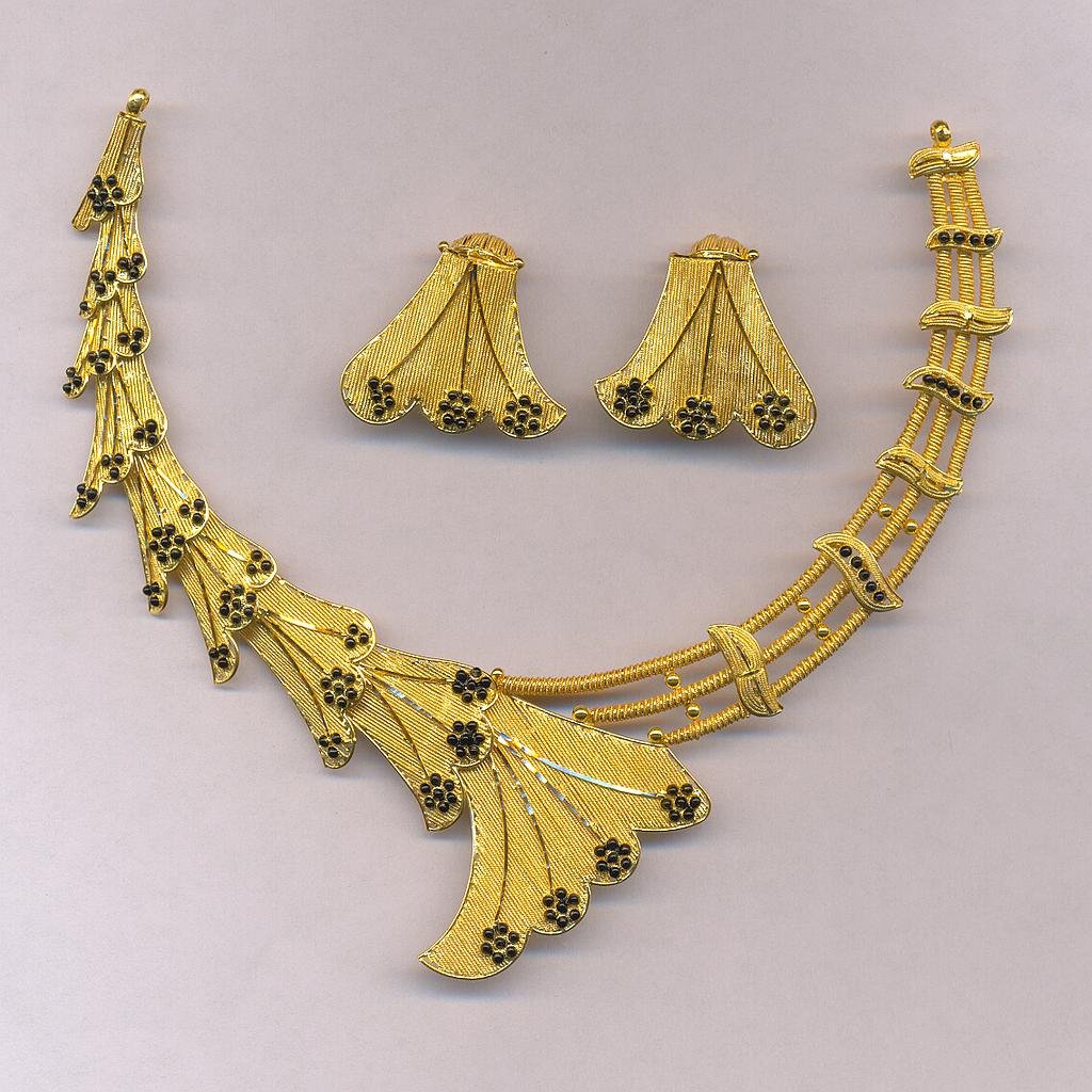 GOLD HALF SET ROUND PLAIN EXCLUSIVE