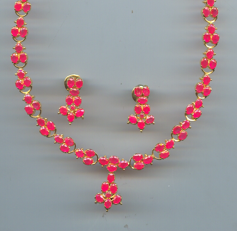GOLD HALF SET ROUND REALSTONE EXCLUSIVE